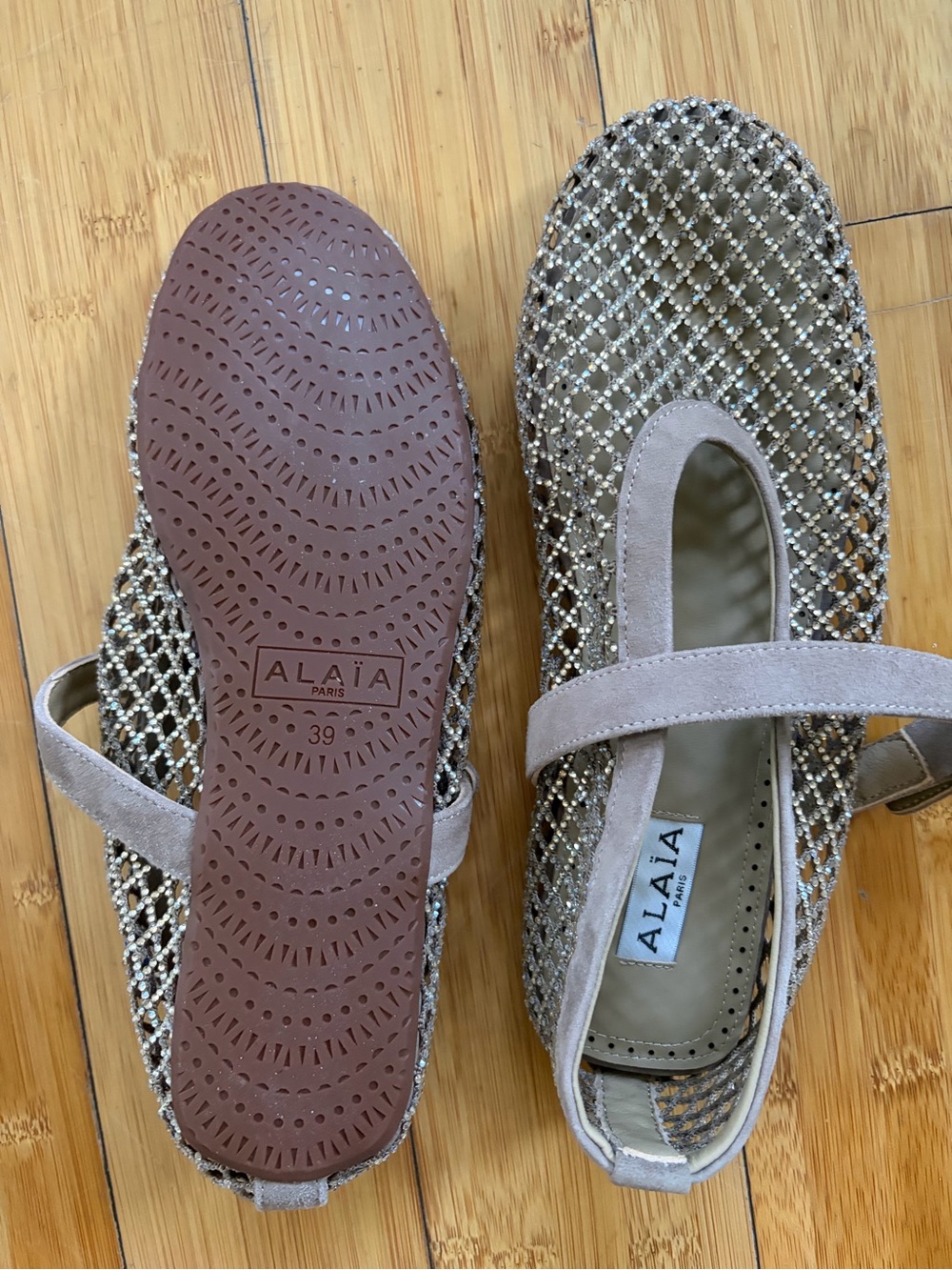 ✨Alaia Crystal Mesh Fishnet Ballet Flats In Strass✨ - Picture 4 of 8